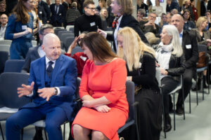 Se billederne: Velkomstreception for Thomas Senderovitz og nytårskur i Life Science Huset